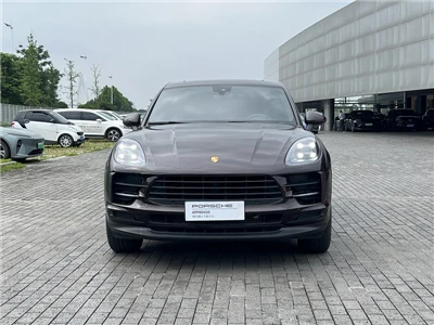 2021 Porsche Macan 2